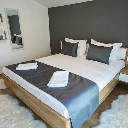 Luxurious Holiday In Galovac With Swimming Pool
