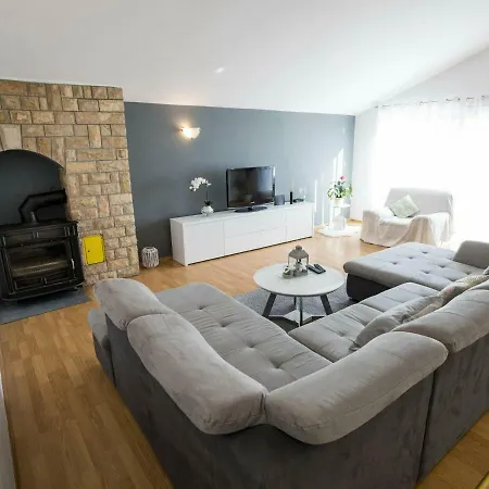Luxurious Holiday In Galovac With Swimming Pool Holiday home *