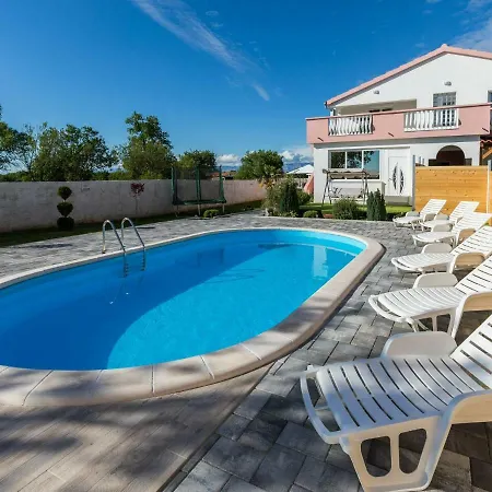 Luxurious Holiday In Galovac With Swimming Pool Holiday home