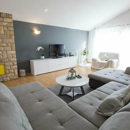 Holiday home Luxurious Holiday In Galovac With Swimming Pool Galovac (Zadar)