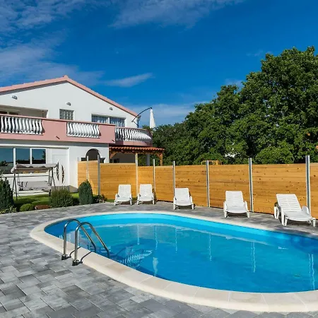 Luxurious Holiday In Galovac With Swimming Pool Holiday home